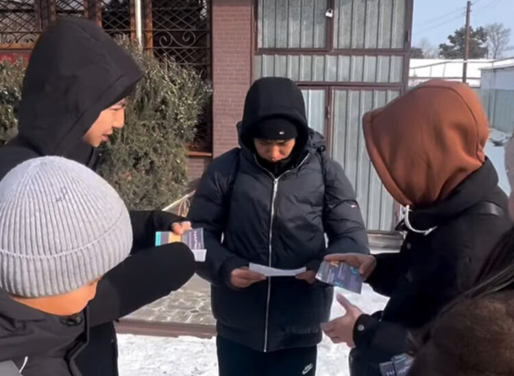 Молодежи Коксуского района разъяснили последствия «работы» закладчиком