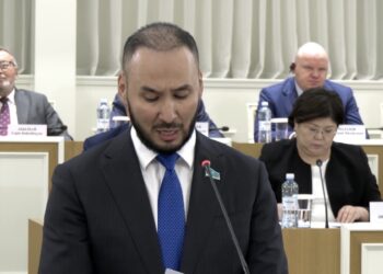 Айдарбек Ходжаназаров подчеркнул значимость конституционной реформы для эффективности государства