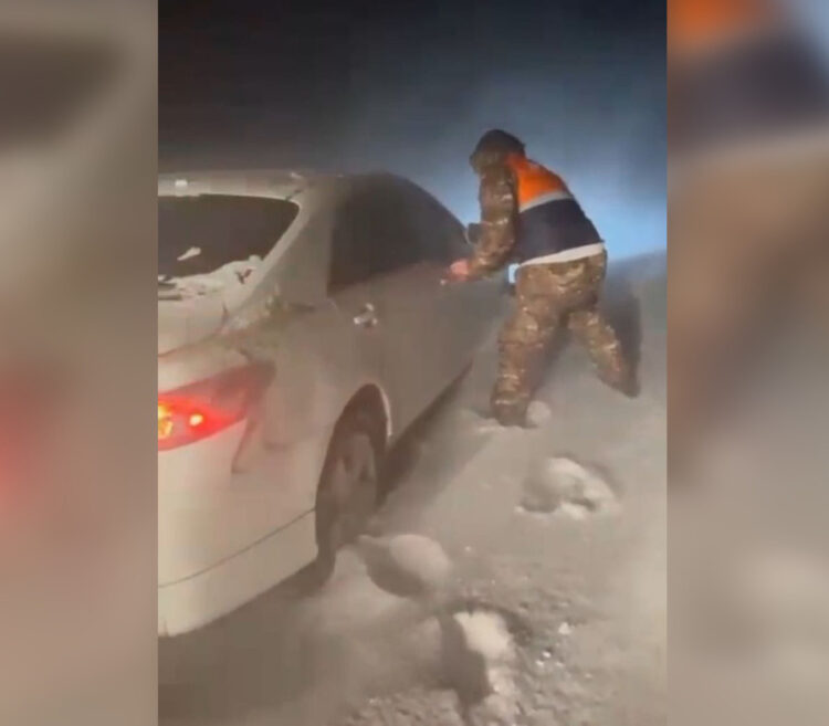 В области Жетісу спасены люди из снежного заноса
