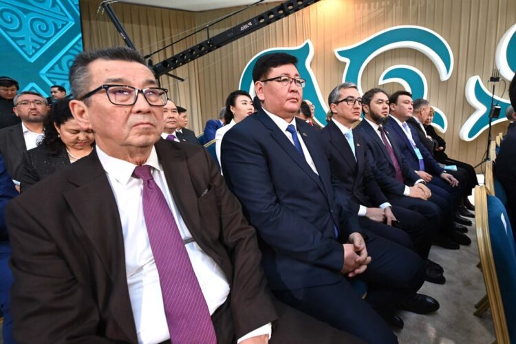 Глава государства поручил запустить новые мощности, не дожидаясь строительства АЭС