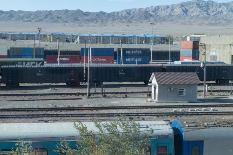 Устойчивый рост зафиксирован по объемам перевозки грузов через «Достык» и «Алтынколь»