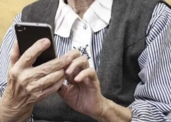 В области Жетісу полицейские спасли бабушку от «долговой ямы»