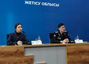 Жетысусцам напомнили об ответственности за передачу банковских карт мошенникам