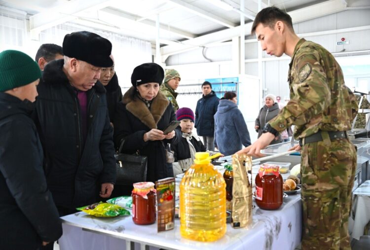 Талдыкорганскую десантно-штурмовую бригаду посетили родители солдат