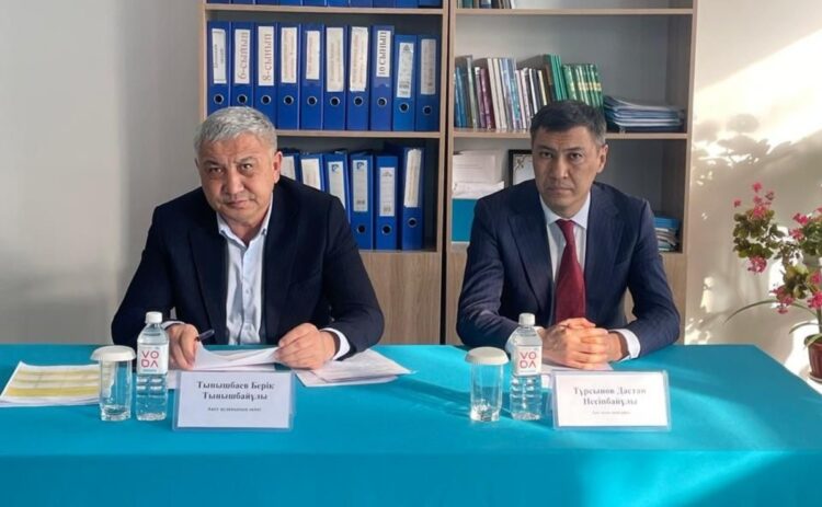 Жители сел Каракоз и Жаналык задали вопросы руководству Аксуского района