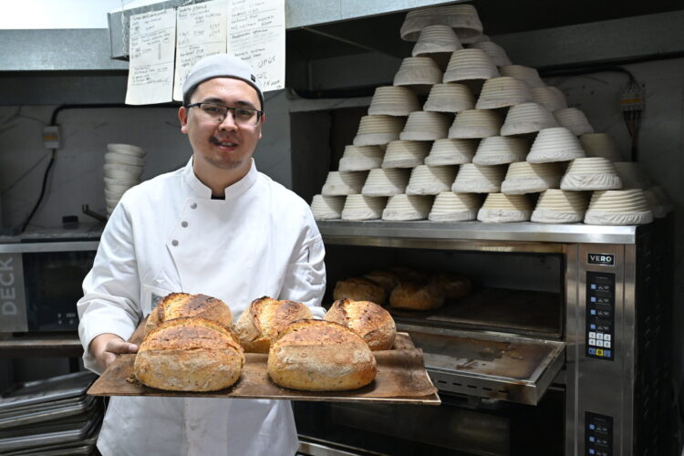 Хлеб с характером: Как 25-летний предприниматель запустил ремесленную пекарню в Талдыкоргане