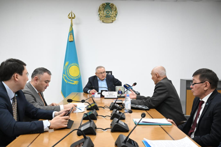 Аким области Жетісу провел личный прием граждан