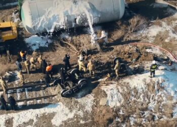 В Талдыкоргане опрокинулись железнодорожные цистерны со сжиженным газом