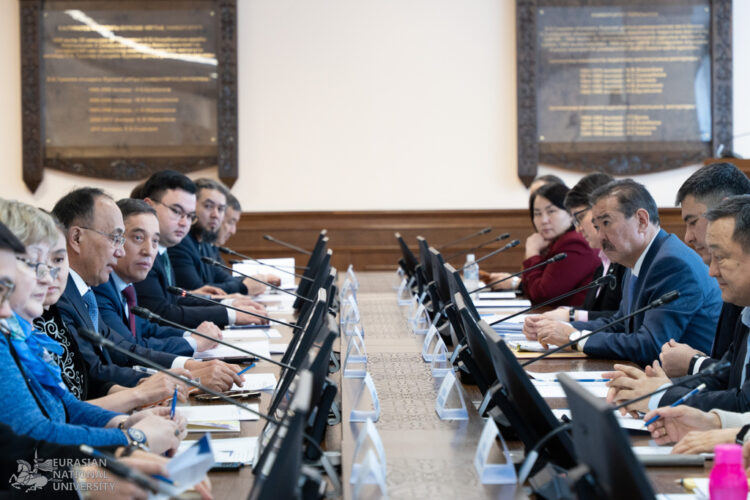 В ЕНУ состоялось обсуждение проекта Новой Конституции РК