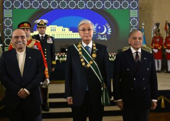 Токаев награжден высшей государственной наградой Пакистана