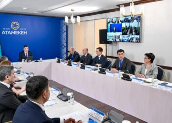 Олжас Бектенов провел совещание с бизнесменами