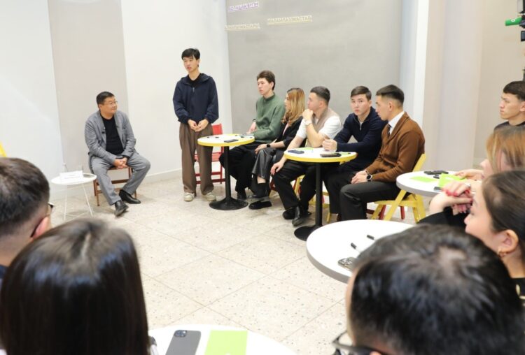 Интеллектуальный Meet-up по проекту Конституции прошёл в Алматы