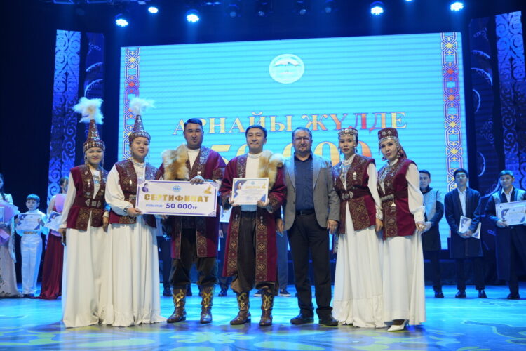 Конкурс исполнителей песен на стихи Макатаева прошёл в Жетісу