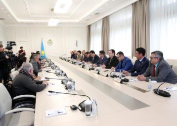 В Алматы поддержали конституционные поправки и разъяснили их значение