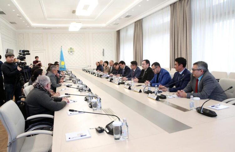 В Алматы поддержали конституционные поправки и разъяснили их значение