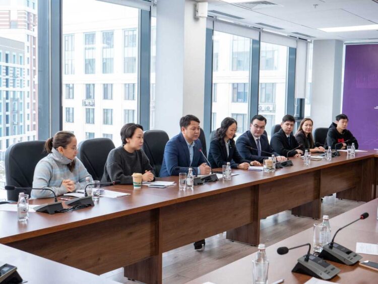 Национальная волонтерская сеть выразила поддержку проекту новой Конституции