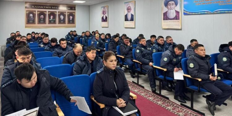 Сотрудникам полиции Алакольского района разъяснили суть конституционных поправок