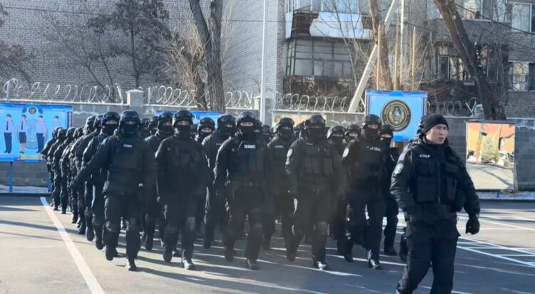 Глава полиции Жетісу проверил боевую готовность спецподразделения