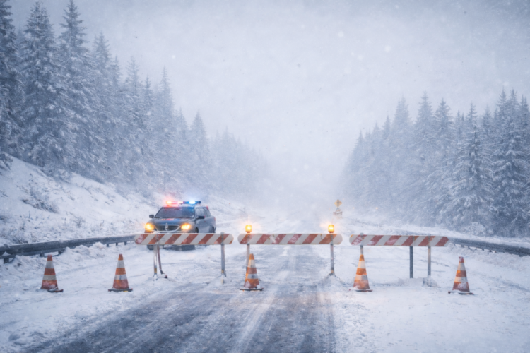 В Жетісу из-за непогоды ограничено движение на участках республиканской трассы