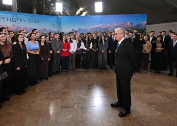 Токаев встретился с молодежью, принимавшей активное участие в референдуме