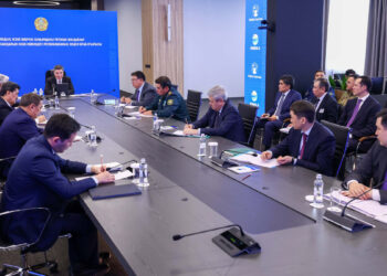 Олжас Бектенов проверил готовность к паводкам: мобилизовано 39 тыс спасателей и ИИ-мониторинг