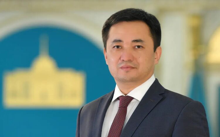 Президент лично участвовал в подготовке текста новой Конституции — Айбек Дадебай