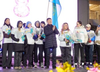 Талдыкорган отметил 8 Марта праздничным концертом и вечерним велопробегом