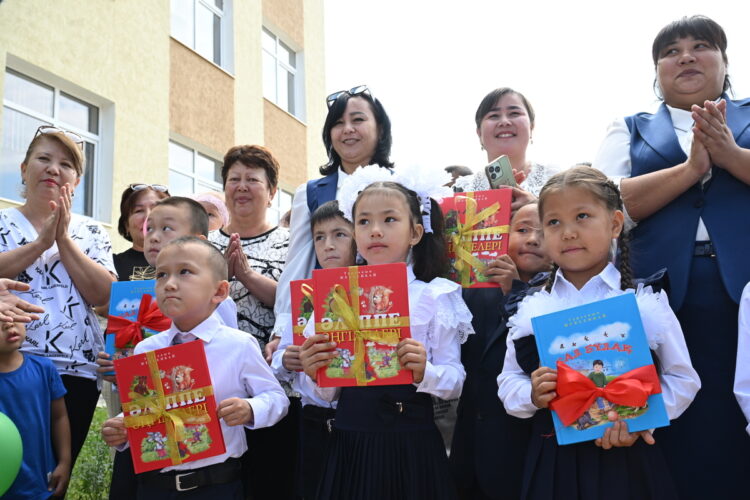 Прием документов в первый класс стартует позже обычного