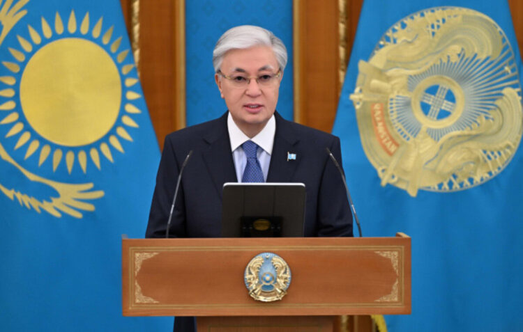 Касым-Жомарт Токаев поздравил казахстанцев с Днем благодарности
