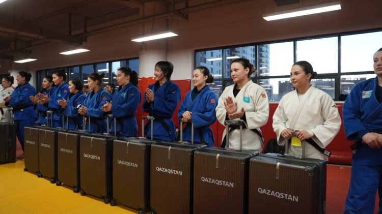 Казахстанские сборные обеспечены полной экипировкой