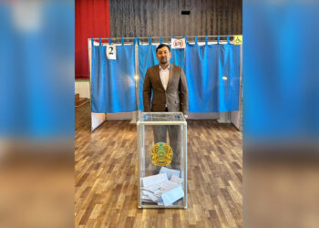 На участке референдума в Сарканском районе — Мукагали Макатаев