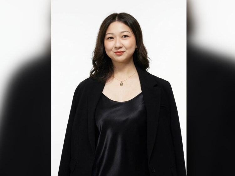 Уйгурская девушка из Жетісу преподает кавказские танцы представителям всех этносов