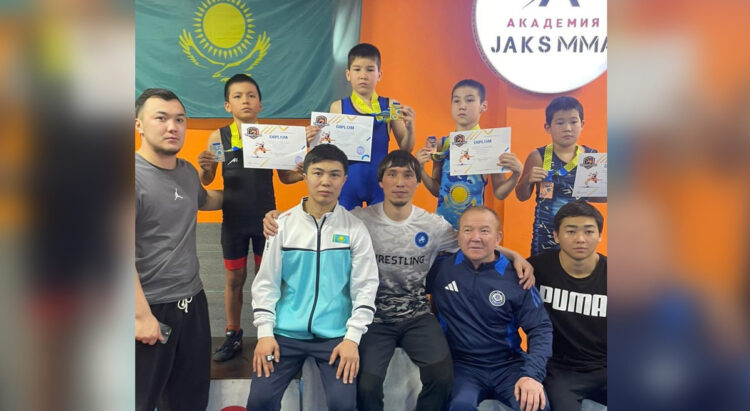 Юные борцы из Аксуского района покорили пьедестал республиканского турнира