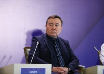 Эксперт рассказал о проекте новой Конституции и укреплении госинститутов