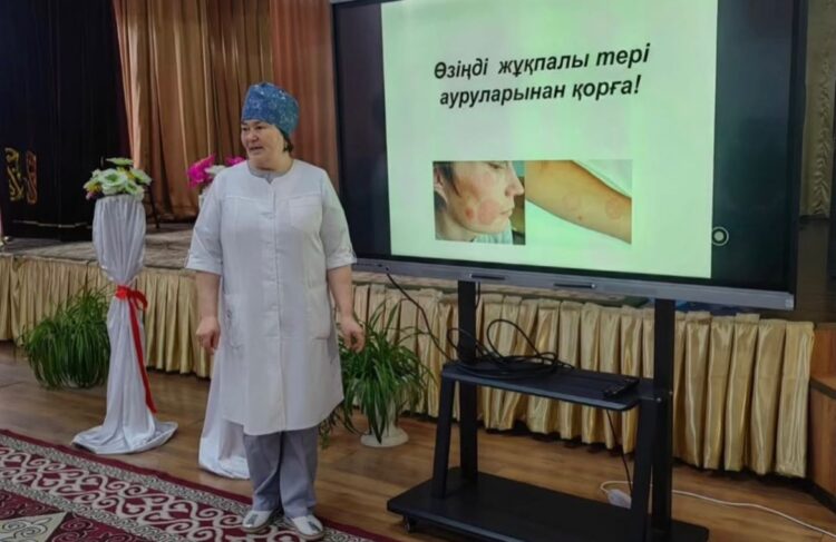 Профилактическую беседу по инфекционным заболеваниям провели с аксускими школьниками