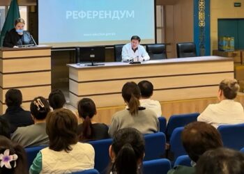 Разъяснительную работу по референдуму провели с медиками Талдыкоргана