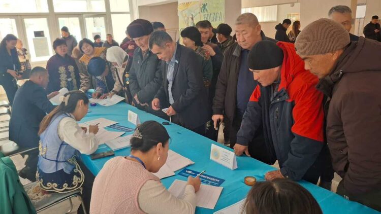 В области Жетісу начали работу 468 участков референдума