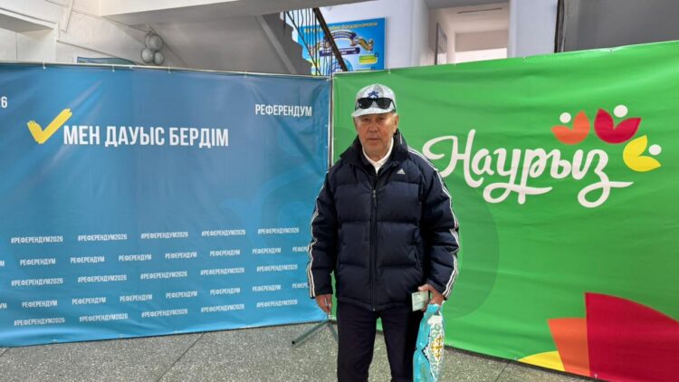 Каждый голос важен: житель Текели сделал свой выбор на референдуме