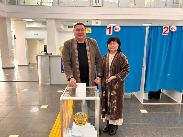 Лидер «AMANAT» в области Жетісу принял участие в голосовании
