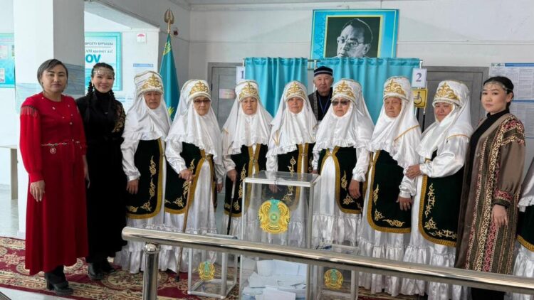 Референдум-2026: Ансамбль «Ақ әжелер» дарил праздничное настроение в Каратальском районе