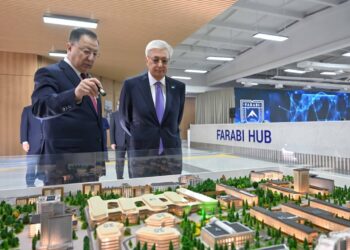 Касым-Жомарт Токаев оценил высокотехнологичные проекты КазНУ