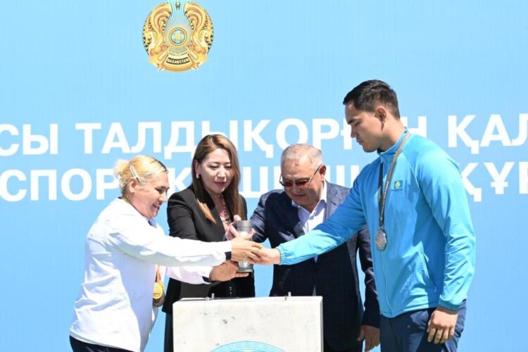 В Талдыкоргане заложили капсулу нового инклюзивного спорткомплекса