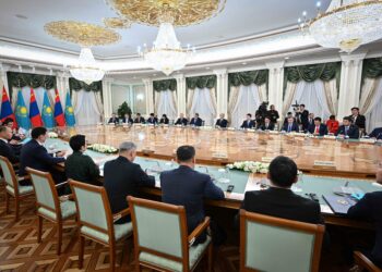 Токаев и Хурэлсух обсудили перспективы роста торговли до 500 млн долларов