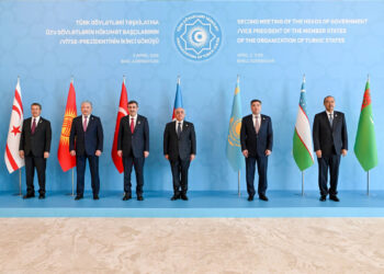 Олжас Бектенов принял участие во встрече глав правительств стран ОТГ в Баку