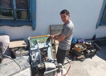 Мастер из Талдыкоргана возвращает к жизни технику и судьбы