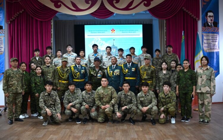 «Урок мужества» провели в одной из школ Талдыкоргана