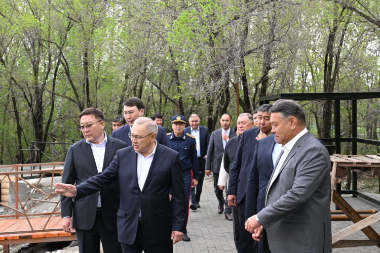 Бейбит Исабаев встретился с жителями Сарканского района