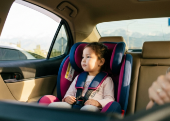 Полиция Жетісу призывает родителей защитить детей: почему автокресло спасает жизни