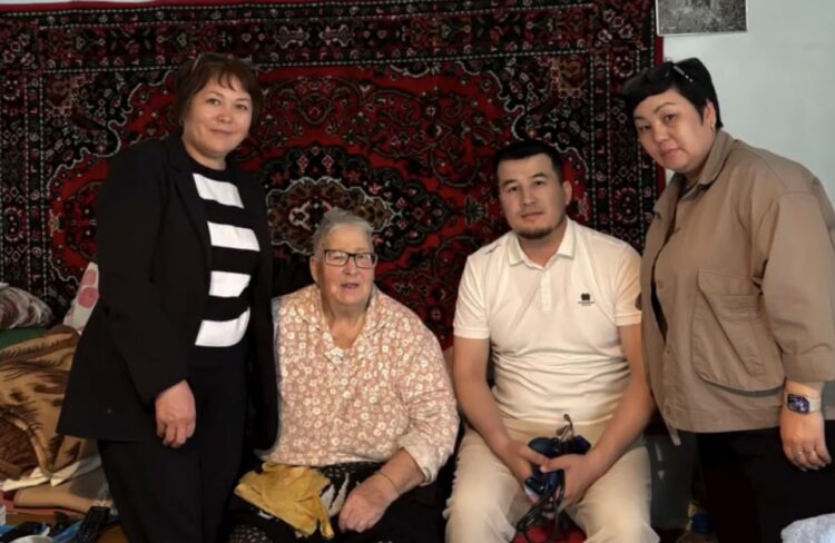 Ветеранам ВОВ оказали выездную медицинскую помощь в Кербулакском районе