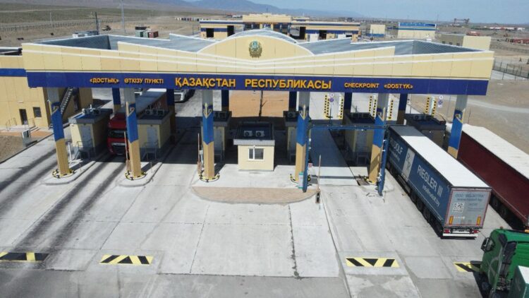 На таможенном посту «Алакөл» внедрена новая модель работы пункта пропусков